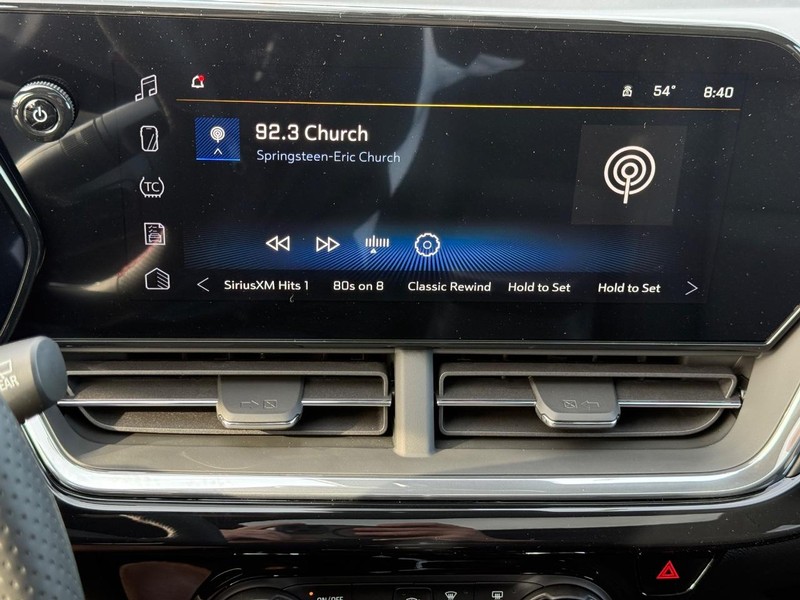 Chevrolet Trax Vehicle Full-screen Gallery Image 11