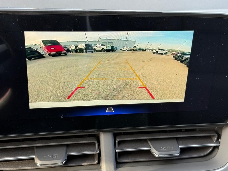Chevrolet Trax Vehicle Full-screen Gallery Image 12