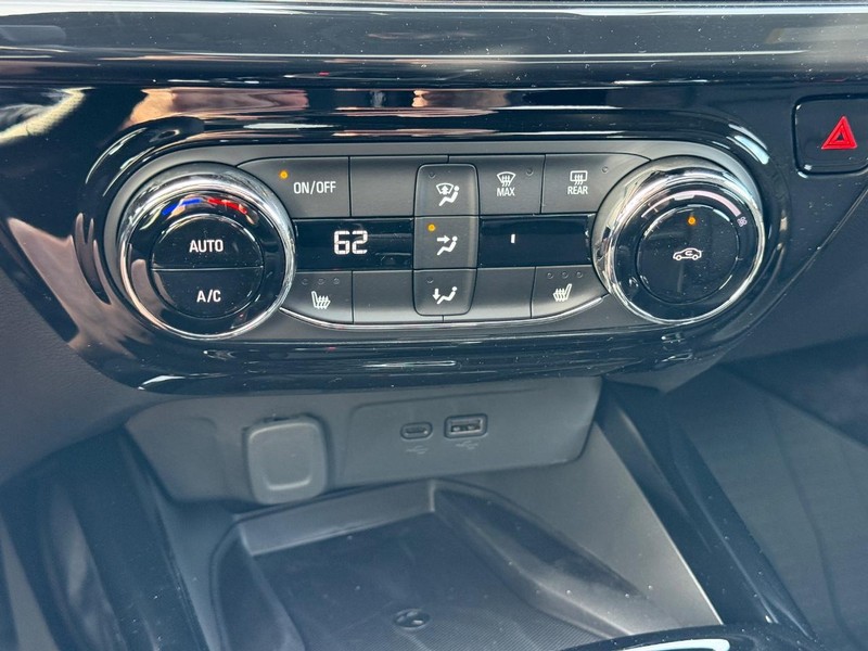 Chevrolet Trax Vehicle Full-screen Gallery Image 14