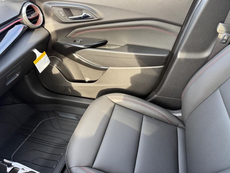 Chevrolet Trax Vehicle Full-screen Gallery Image 16