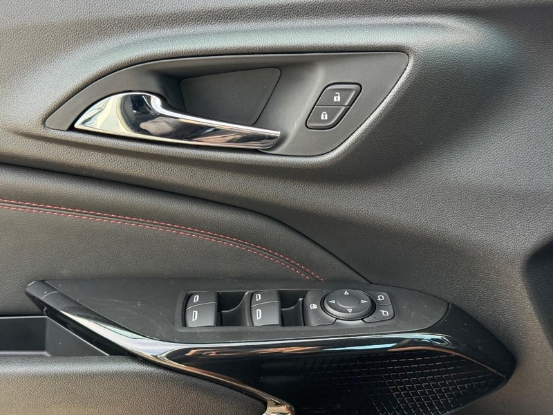 Chevrolet Trax Vehicle Full-screen Gallery Image 17