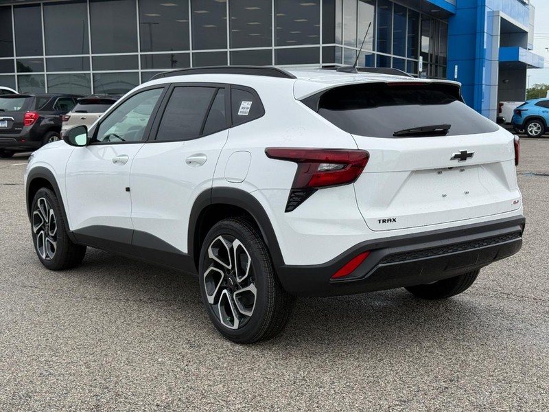 Chevrolet Trax Vehicle Full-screen Gallery Image 3