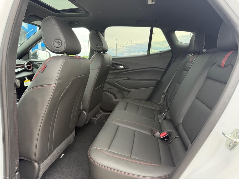 Chevrolet Trax Vehicle Full-screen Gallery Image 5
