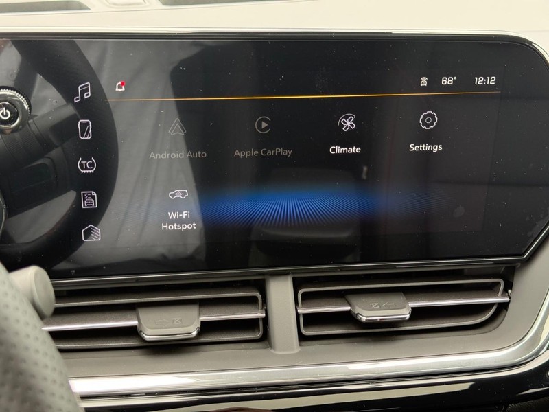 Chevrolet Trax Vehicle Full-screen Gallery Image 12