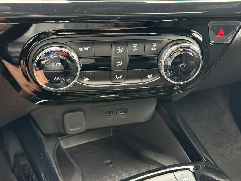 Chevrolet Trax Vehicle Full-screen Gallery Image 13