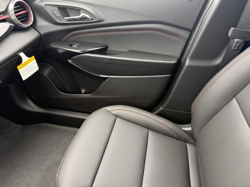 Chevrolet Trax Vehicle Full-screen Gallery Image 16