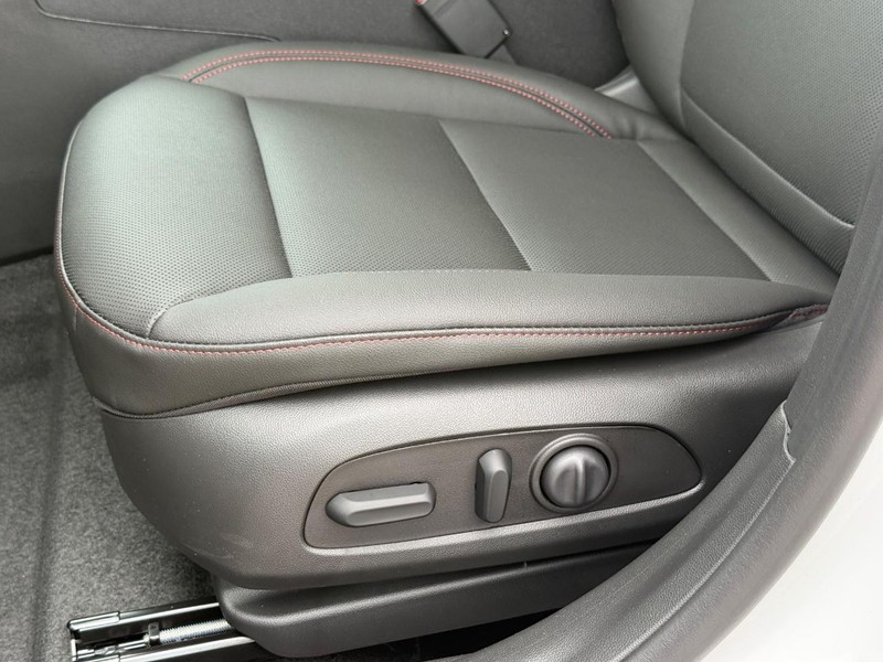Chevrolet Trax Vehicle Full-screen Gallery Image 18