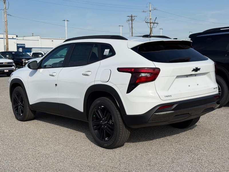 Chevrolet Trax Vehicle Full-screen Gallery Image 3