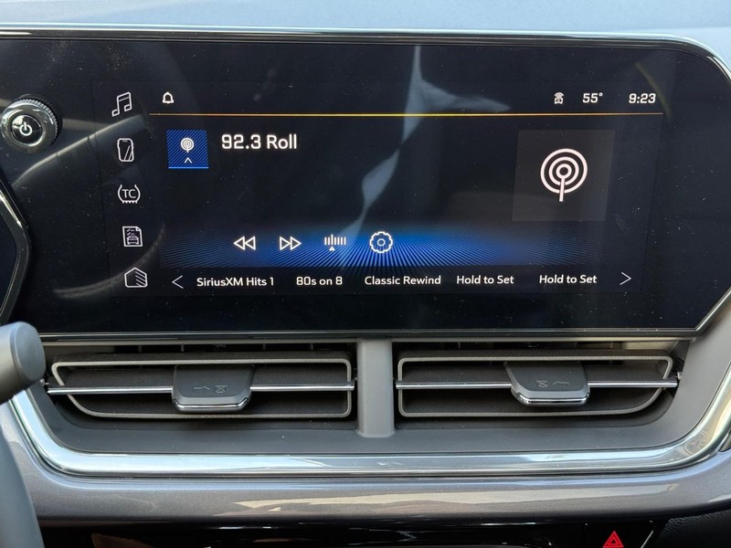 Chevrolet Trax Vehicle Full-screen Gallery Image 12