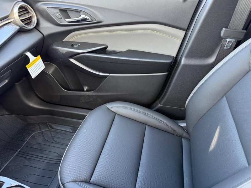 Chevrolet Trax Vehicle Full-screen Gallery Image 16