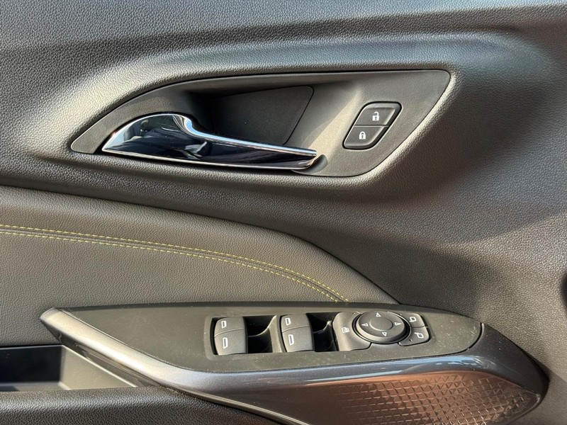Chevrolet Trax Vehicle Full-screen Gallery Image 17