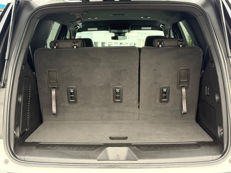 Chevrolet Tahoe Vehicle Full-screen Gallery Image 6