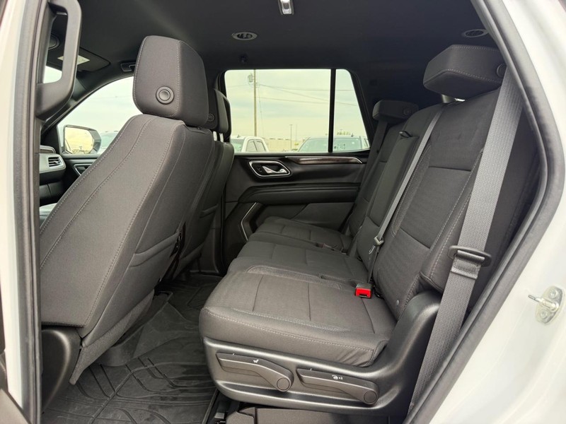 Chevrolet Tahoe Vehicle Full-screen Gallery Image 11