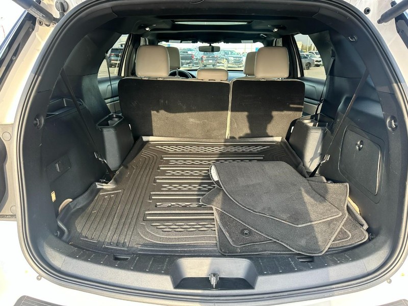 Ford Explorer Vehicle Full-screen Gallery Image 5