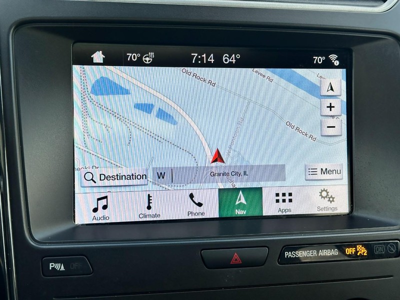 Ford Explorer Vehicle Full-screen Gallery Image 22