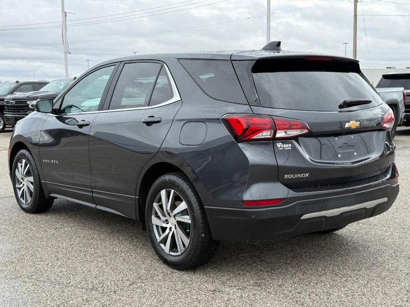 Chevrolet Equinox Vehicle Full-screen Gallery Image 3