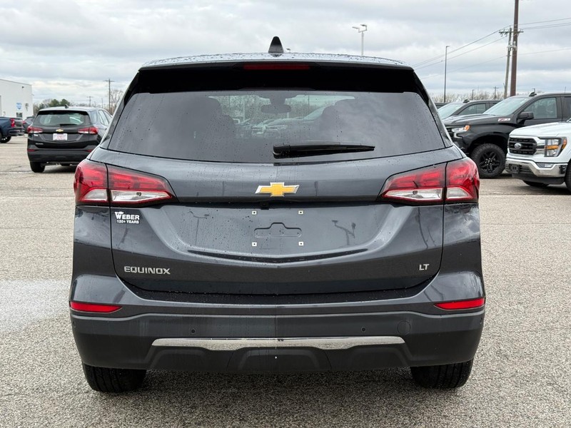 Chevrolet Equinox Vehicle Full-screen Gallery Image 4