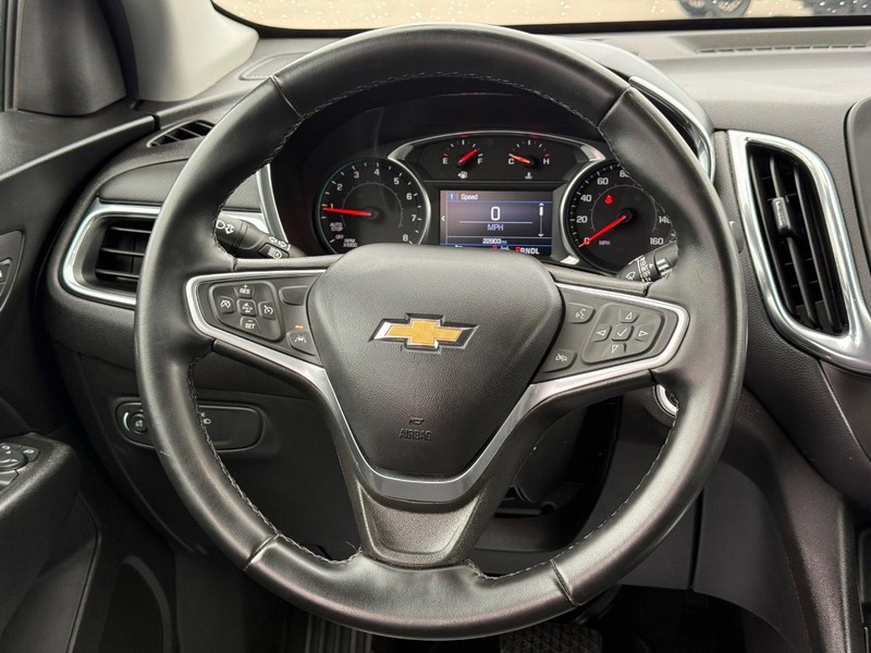 Chevrolet Equinox Vehicle Full-screen Gallery Image 12