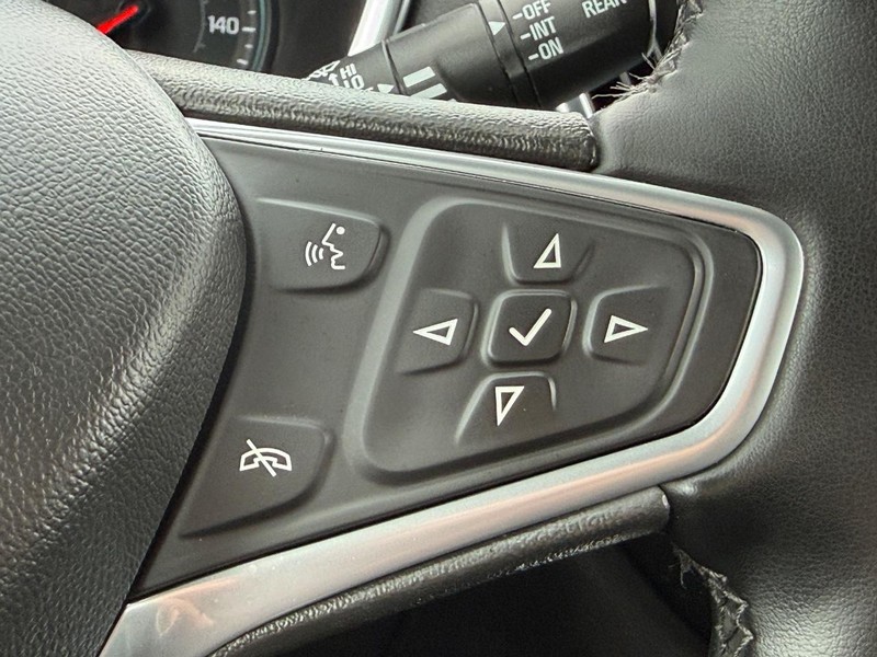 Chevrolet Equinox Vehicle Full-screen Gallery Image 14