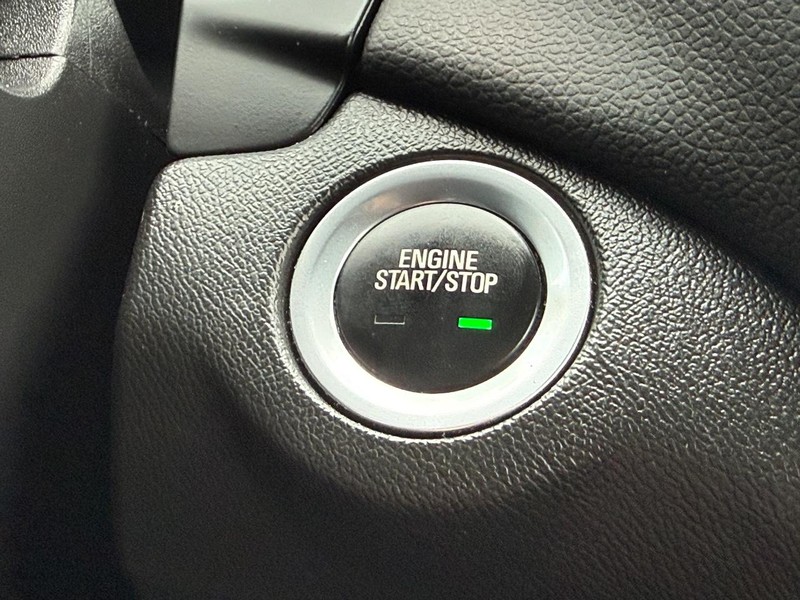Chevrolet Equinox Vehicle Full-screen Gallery Image 15