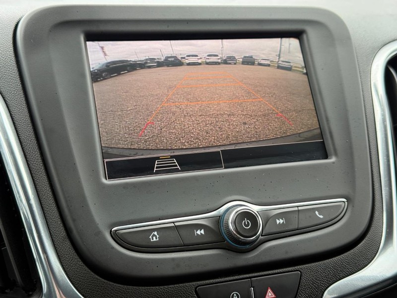 Chevrolet Equinox Vehicle Full-screen Gallery Image 17