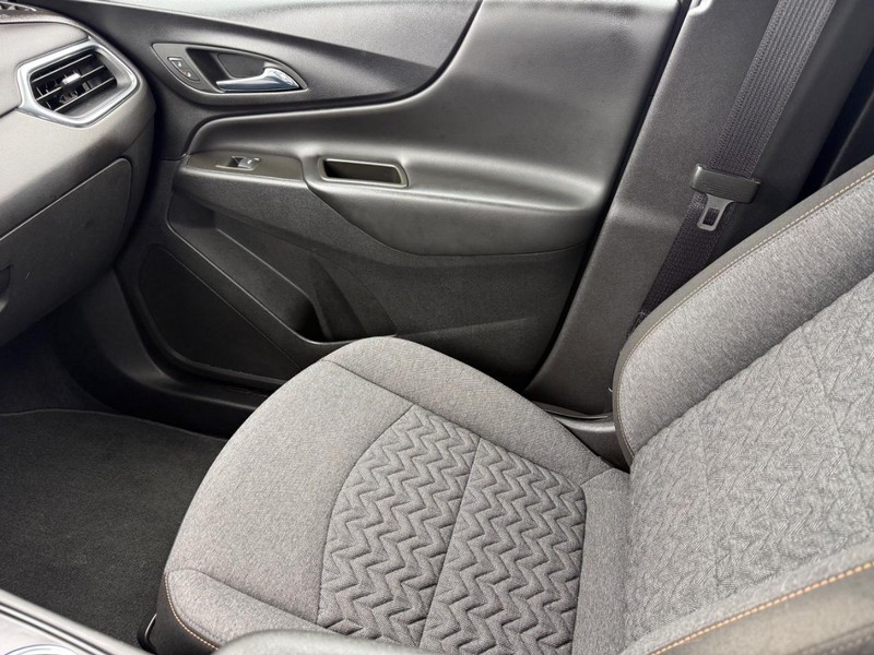 Chevrolet Equinox Vehicle Full-screen Gallery Image 20