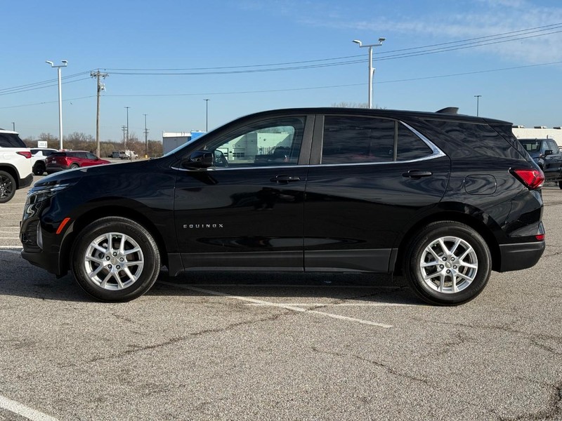 Chevrolet Equinox Vehicle Full-screen Gallery Image 2