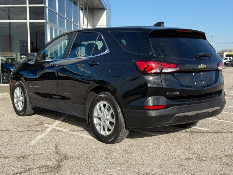 Chevrolet Equinox Vehicle Full-screen Gallery Image 3