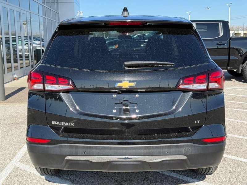 Chevrolet Equinox Vehicle Full-screen Gallery Image 4