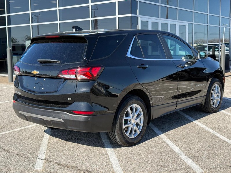 Chevrolet Equinox Vehicle Full-screen Gallery Image 5