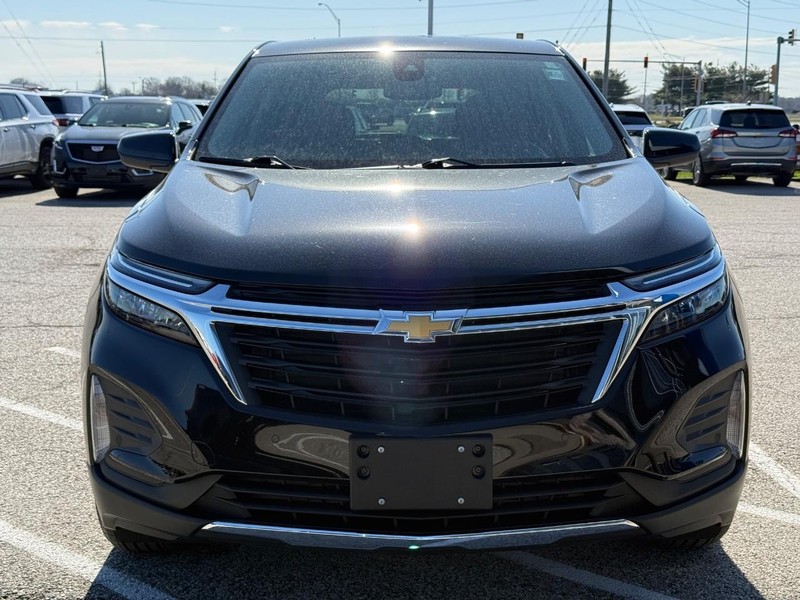 Chevrolet Equinox Vehicle Full-screen Gallery Image 9