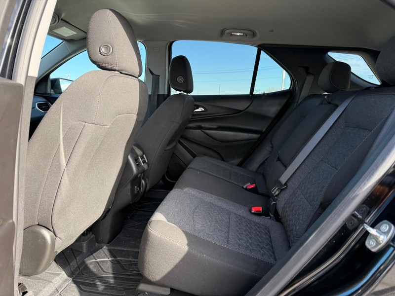 Chevrolet Equinox Vehicle Full-screen Gallery Image 10