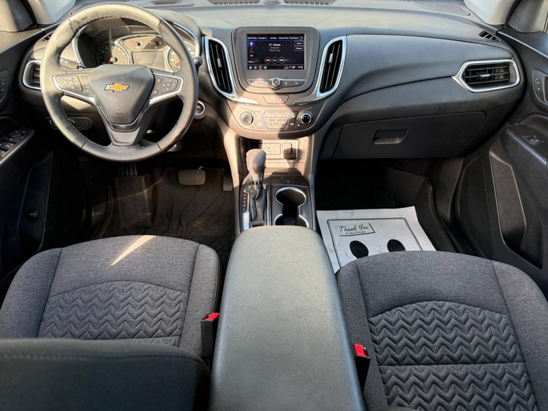 Chevrolet Equinox Vehicle Full-screen Gallery Image 11