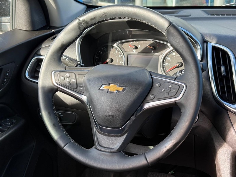 Chevrolet Equinox Vehicle Full-screen Gallery Image 12