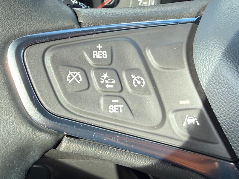 Chevrolet Equinox Vehicle Full-screen Gallery Image 13