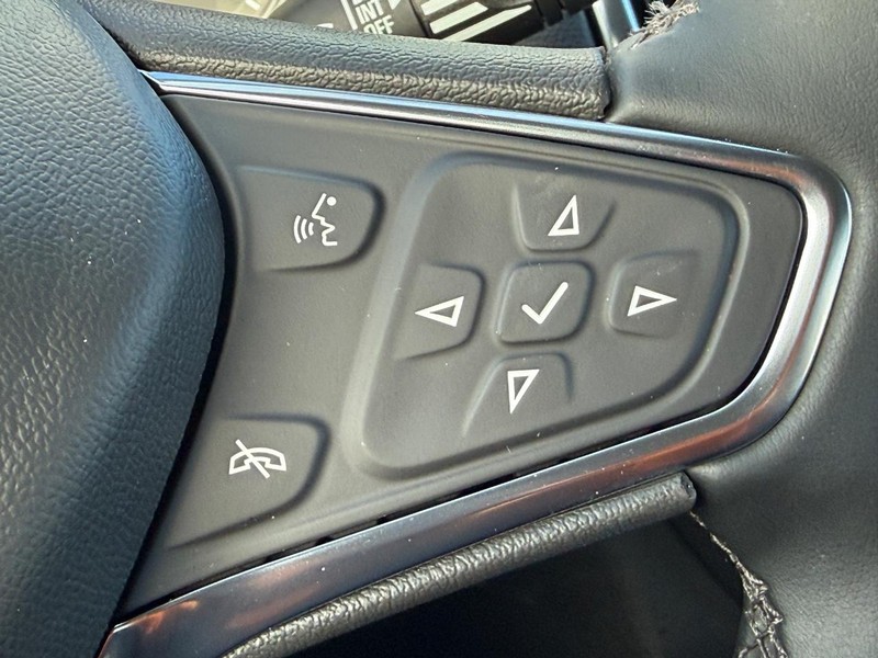 Chevrolet Equinox Vehicle Full-screen Gallery Image 14