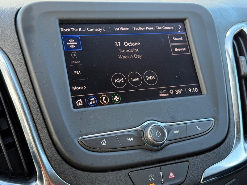 Chevrolet Equinox Vehicle Full-screen Gallery Image 16