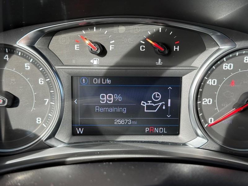 Chevrolet Equinox Vehicle Full-screen Gallery Image 21