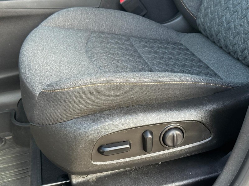 Chevrolet Equinox Vehicle Full-screen Gallery Image 23