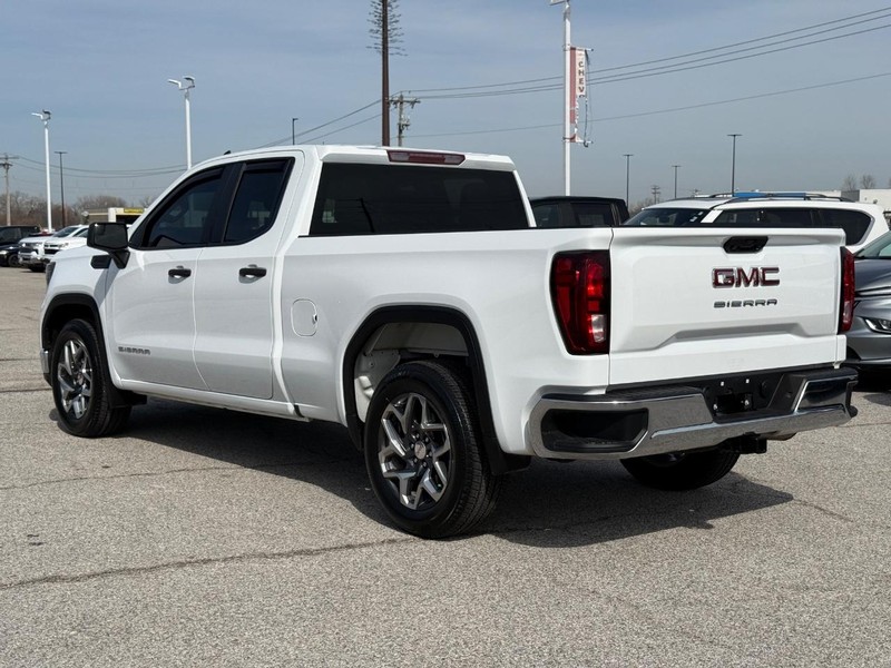 GMC Sierra 1500 Vehicle Full-screen Gallery Image 3