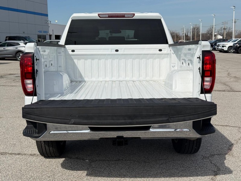 GMC Sierra 1500 Vehicle Full-screen Gallery Image 6