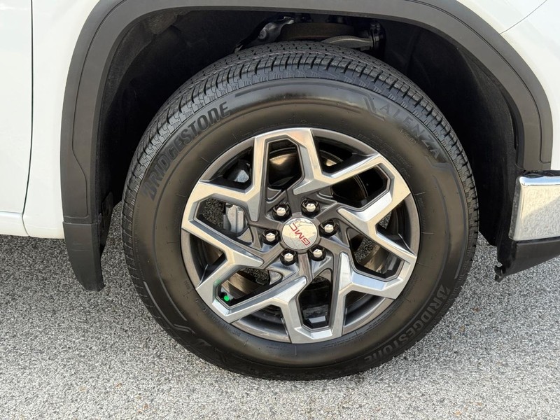 GMC Sierra 1500 Vehicle Full-screen Gallery Image 7