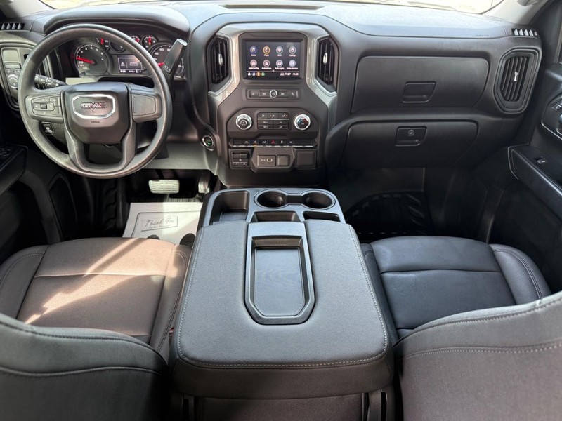 GMC Sierra 1500 Vehicle Full-screen Gallery Image 11