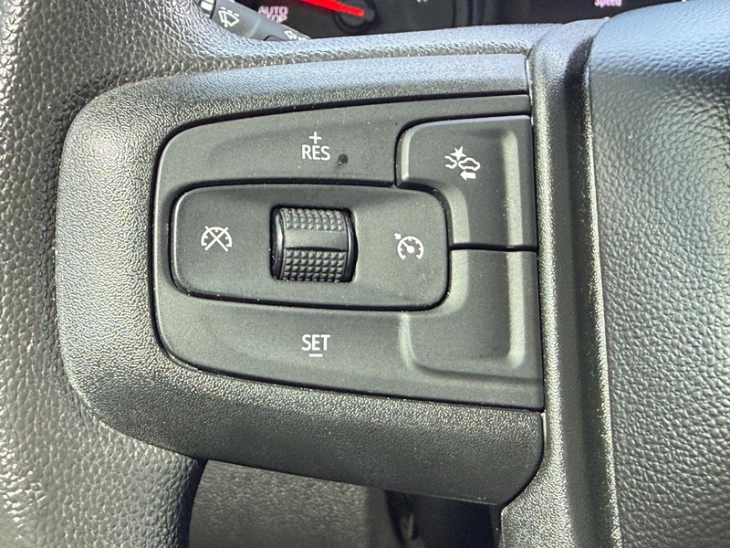 GMC Sierra 1500 Vehicle Full-screen Gallery Image 13