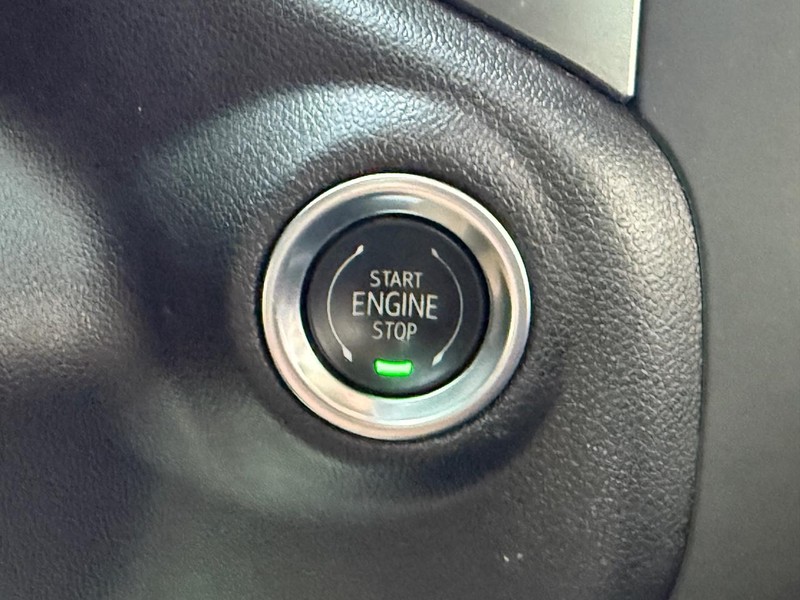 GMC Sierra 1500 Vehicle Full-screen Gallery Image 14