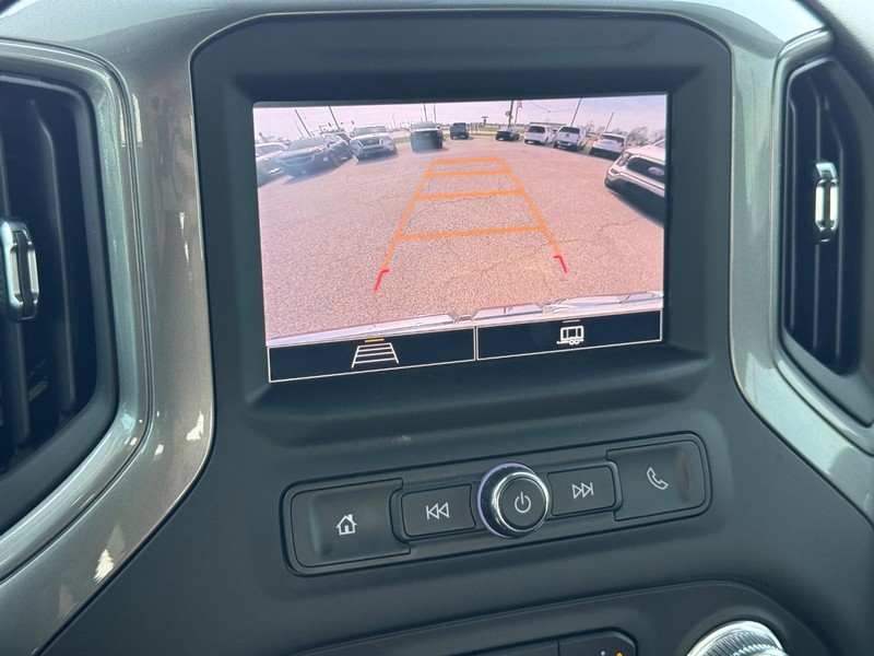 GMC Sierra 1500 Vehicle Full-screen Gallery Image 16