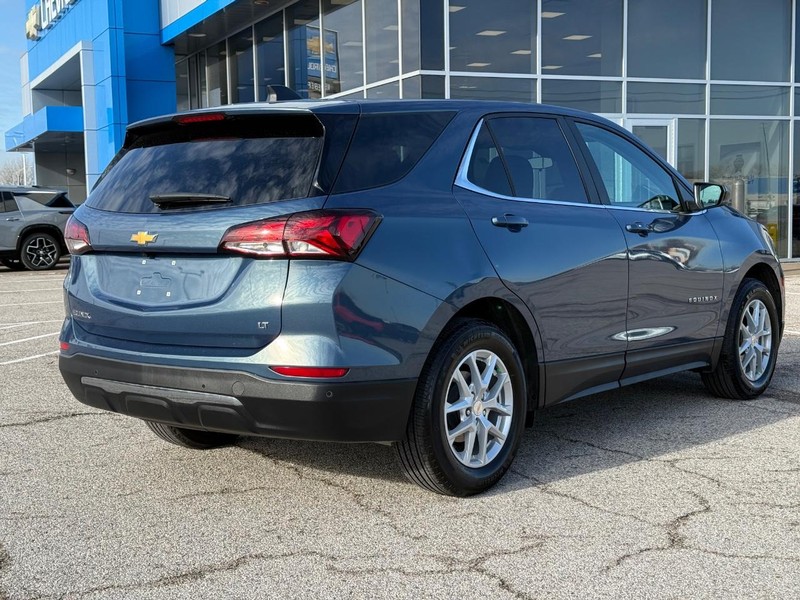 Chevrolet Equinox Vehicle Full-screen Gallery Image 5
