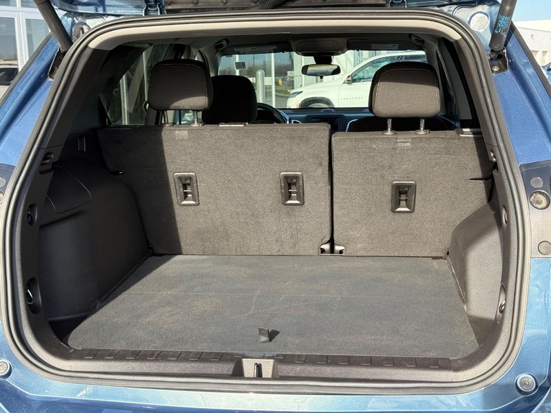 Chevrolet Equinox Vehicle Full-screen Gallery Image 6