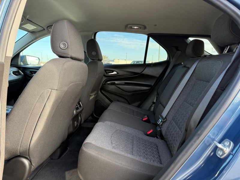 Chevrolet Equinox Vehicle Full-screen Gallery Image 10