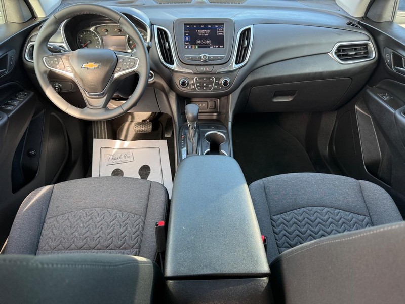 Chevrolet Equinox Vehicle Full-screen Gallery Image 11